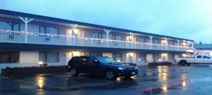 Caravan Inn Quesnel Ngoại thất bức ảnh